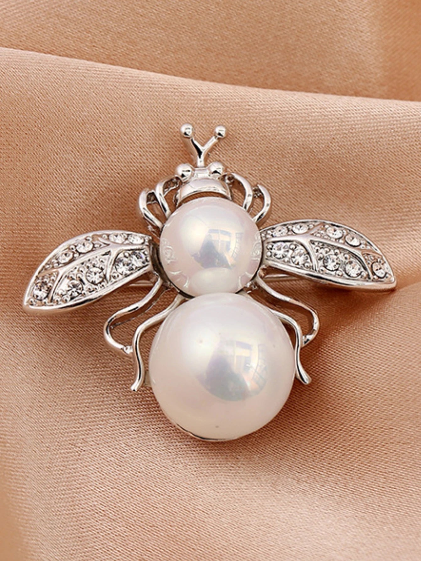 Women’s Fashion Pearl & Crystal Bee Brooch Pin – Trendy Personalized Jewelry Gift (Multiple Variants)