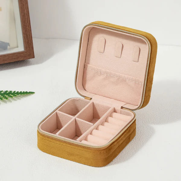 Velvet Jewelry Storage Box – Portable Travel Organizer for Rings, Earrings & Necklaces (8 Colors)