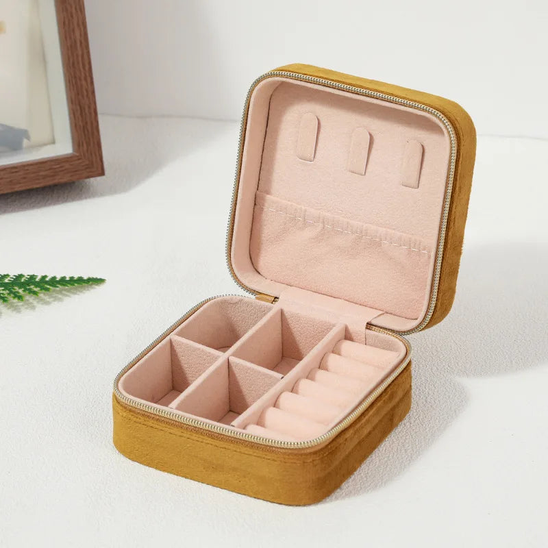 Velvet Jewelry Storage Box – Portable Travel Organizer for Rings, Earrings & Necklaces (8 Colors)