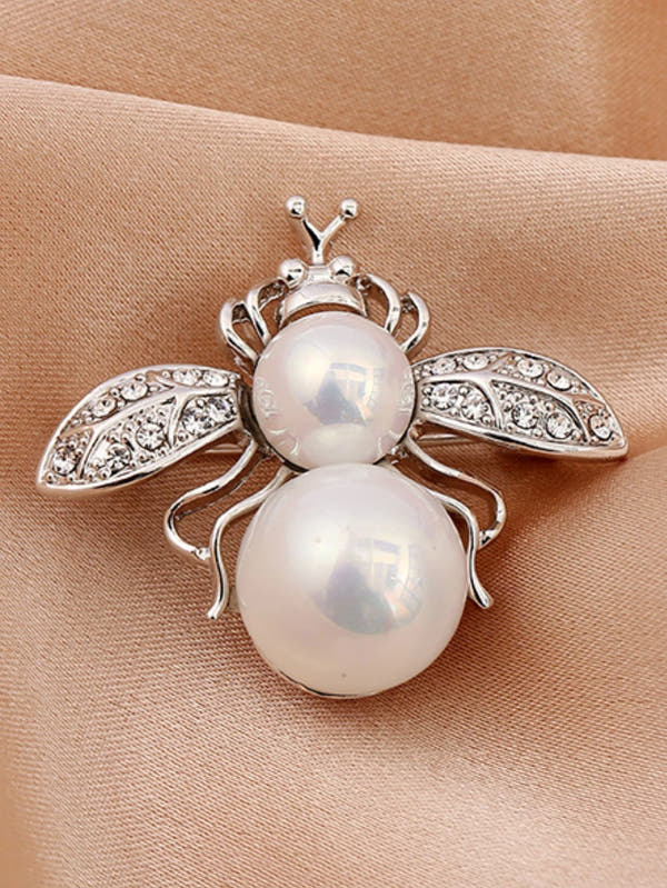 Women’s Fashion Pearl & Crystal Bee Brooch Pin – Trendy Personalized Jewelry Gift (Multiple Variants)